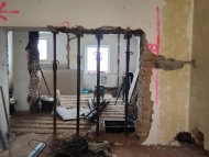 Vybourání portálu mezi kuchyní a obývacím pokojem